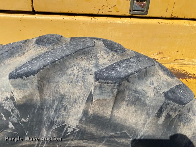 image for item DK6416 1994 John Deere 770BH  motor grader