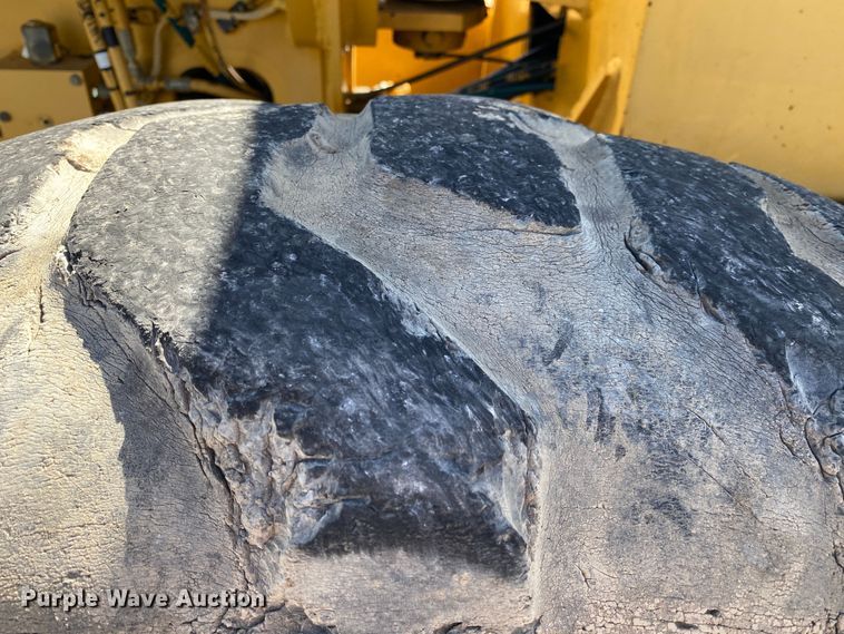 image for item DK6416 1994 John Deere 770BH  motor grader