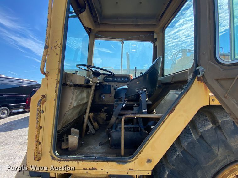 image for item DK6417 1992 Caterpillar 613C  elevating scraper