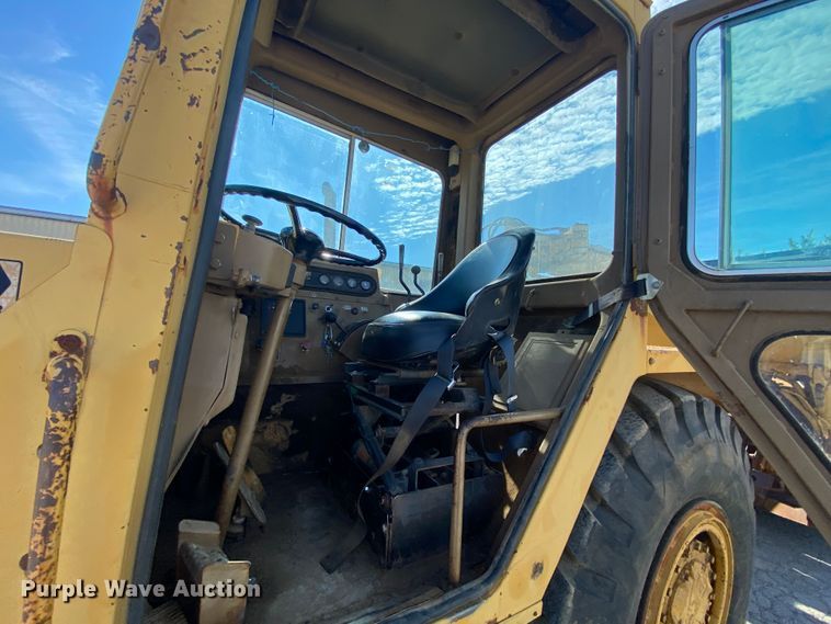 image for item DK6417 1992 Caterpillar 613C  elevating scraper