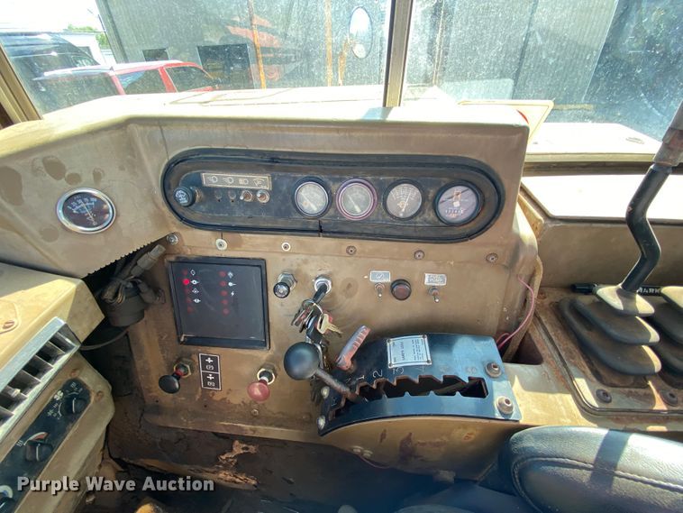 image for item DK6417 1992 Caterpillar 613C  elevating scraper