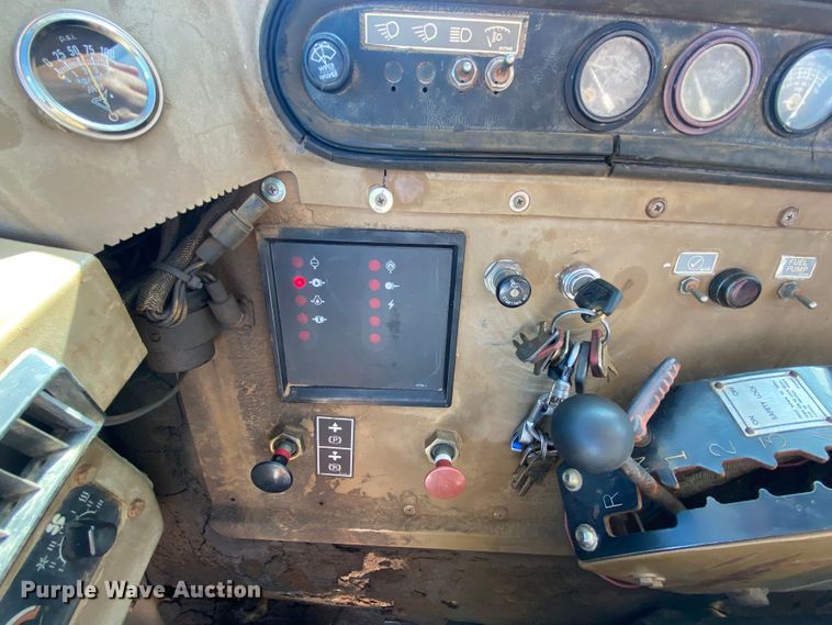 image for item DK6417 1992 Caterpillar 613C  elevating scraper