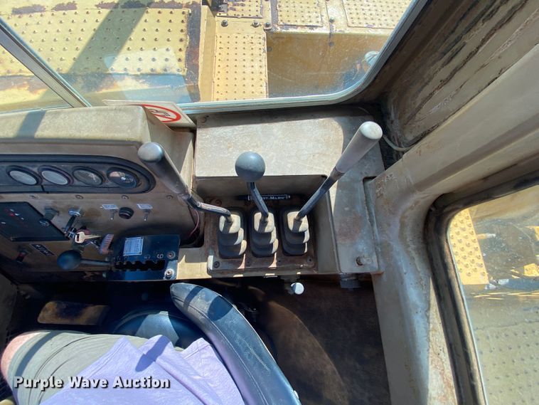 image for item DK6417 1992 Caterpillar 613C  elevating scraper