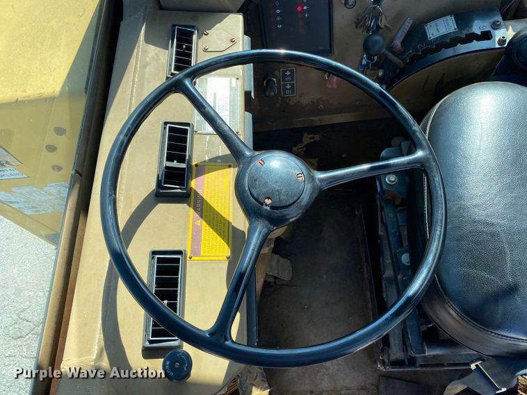 image for item DK6417 1992 Caterpillar 613C  elevating scraper