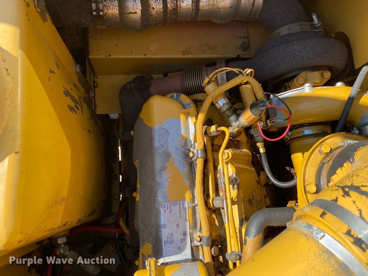 image for item DK6417 1992 Caterpillar 613C  elevating scraper