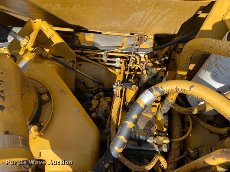 image for item DK6417 1992 Caterpillar 613C  elevating scraper