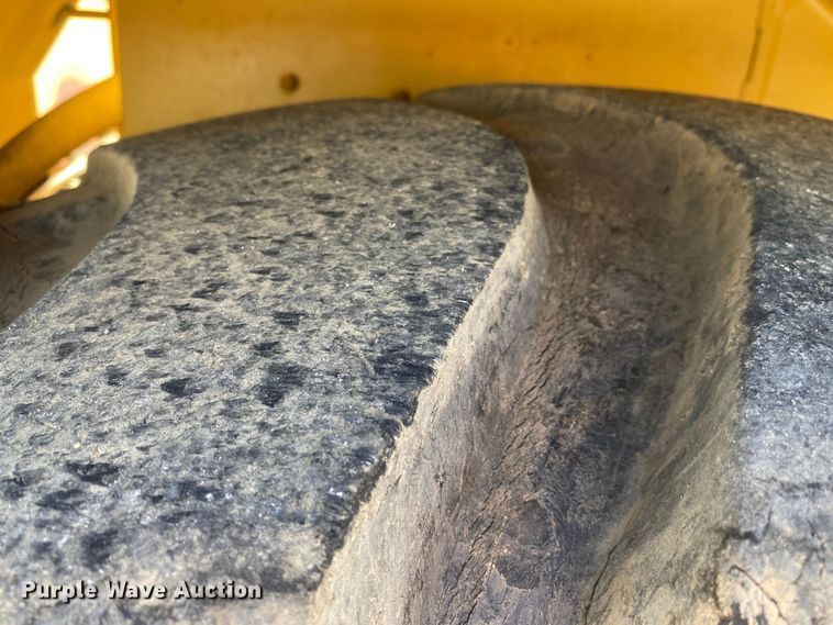 image for item DK6417 1992 Caterpillar 613C  elevating scraper