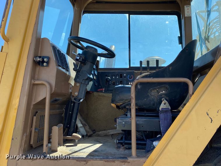 image for item DK6418 Caterpillar 615C  elevating scraper