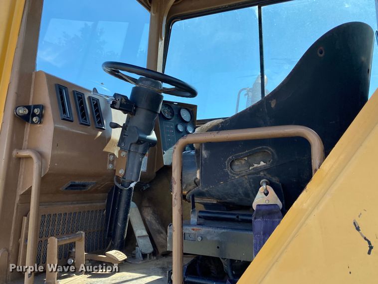 image for item DK6418 Caterpillar 615C  elevating scraper