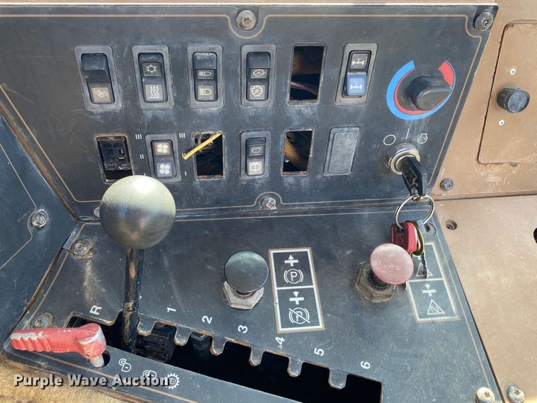 image for item DK6418 Caterpillar 615C  elevating scraper