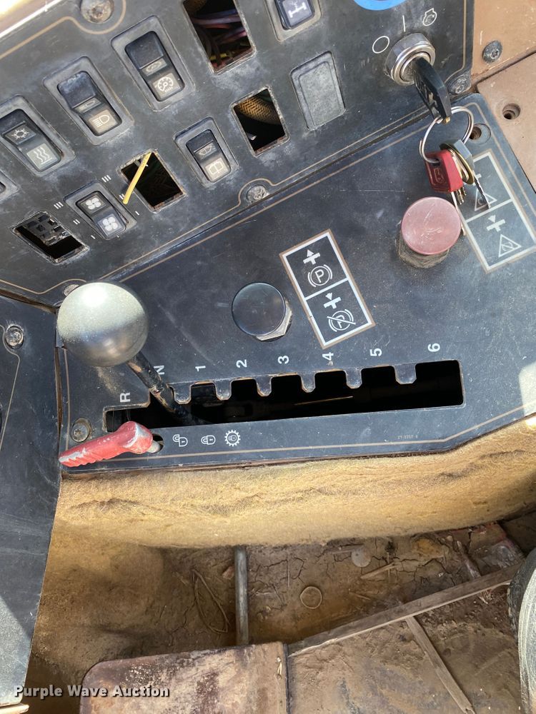 image for item DK6418 Caterpillar 615C  elevating scraper