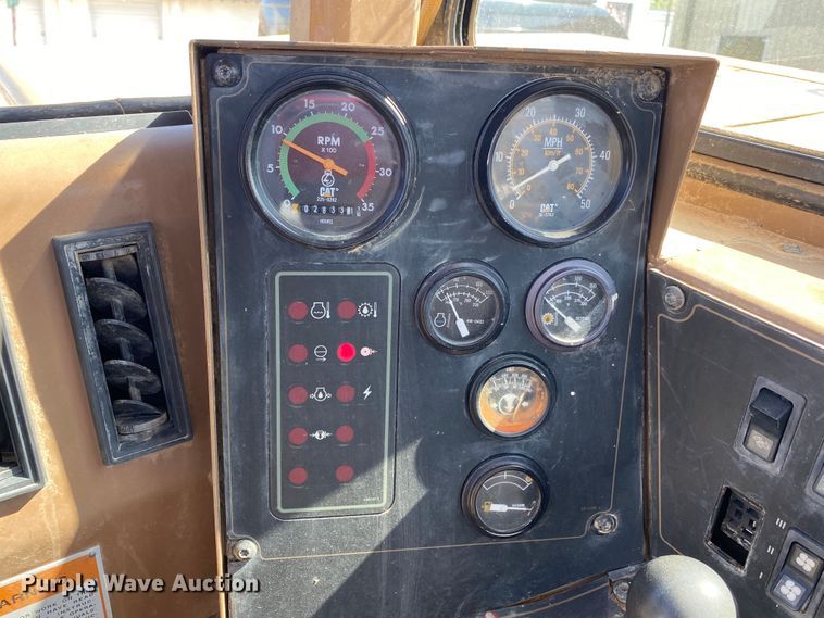 image for item DK6418 Caterpillar 615C  elevating scraper