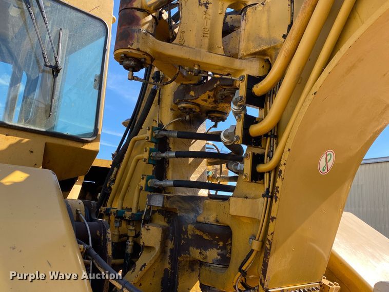 image for item DK6418 Caterpillar 615C  elevating scraper