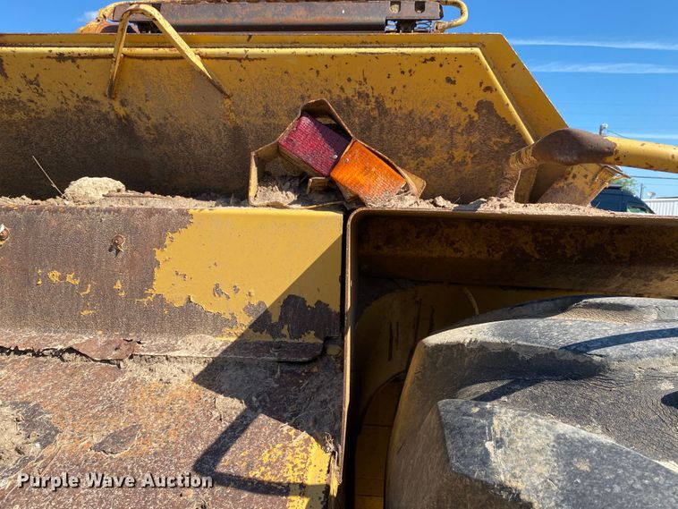 image for item DK6418 Caterpillar 615C  elevating scraper