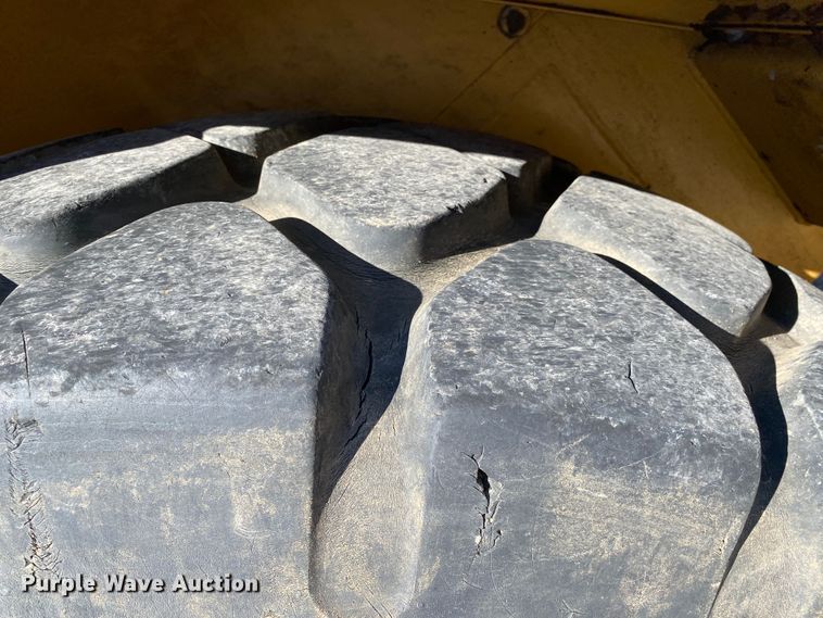 image for item DK6418 Caterpillar 615C  elevating scraper