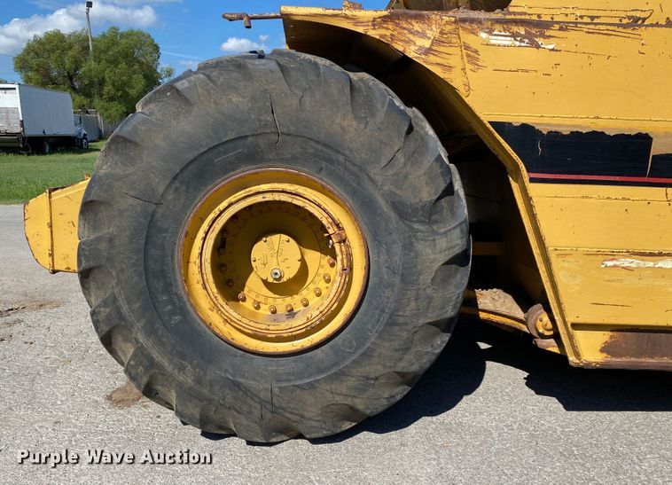 image for item DK6418 Caterpillar 615C  elevating scraper