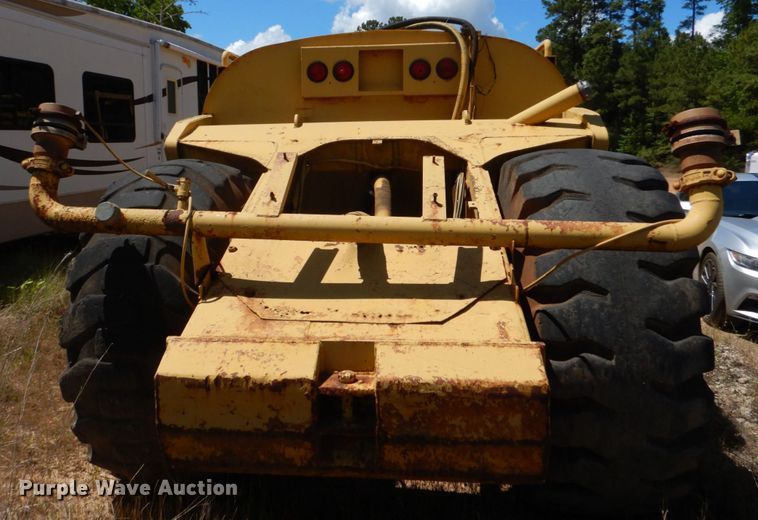 image for item DK7002 1979 Caterpillar 613B  water wagon