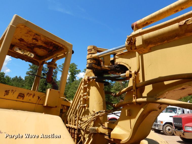 image for item DK7002 1979 Caterpillar 613B  water wagon