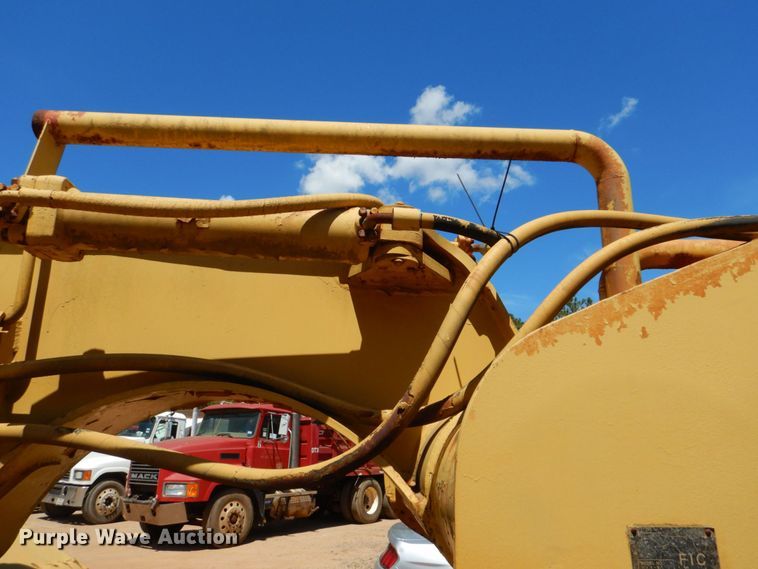 image for item DK7002 1979 Caterpillar 613B  water wagon