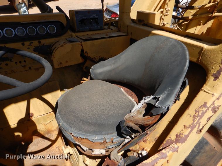 image for item DK7002 1979 Caterpillar 613B  water wagon