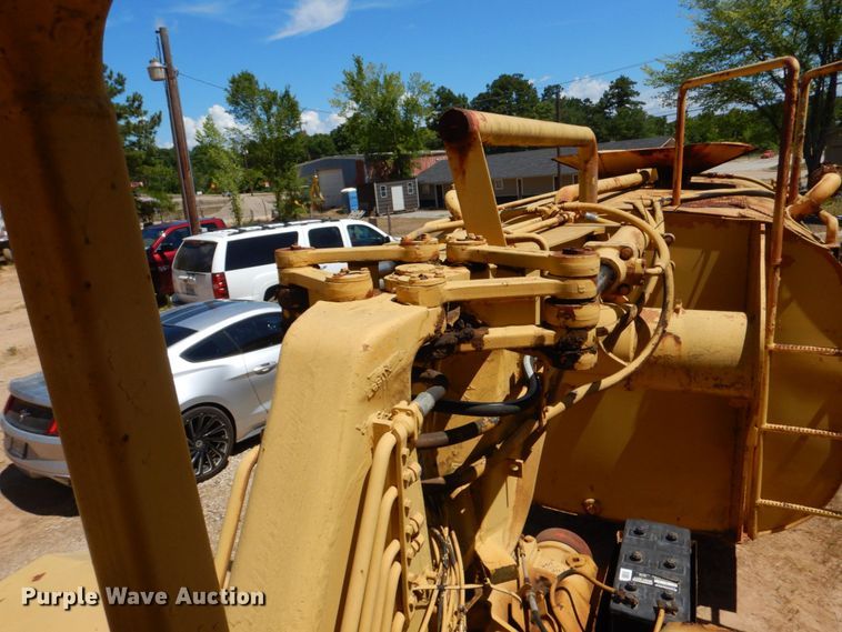 image for item DK7002 1979 Caterpillar 613B  water wagon