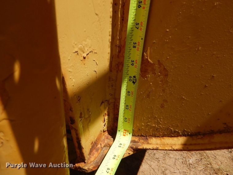 image for item DK7002 1979 Caterpillar 613B  water wagon