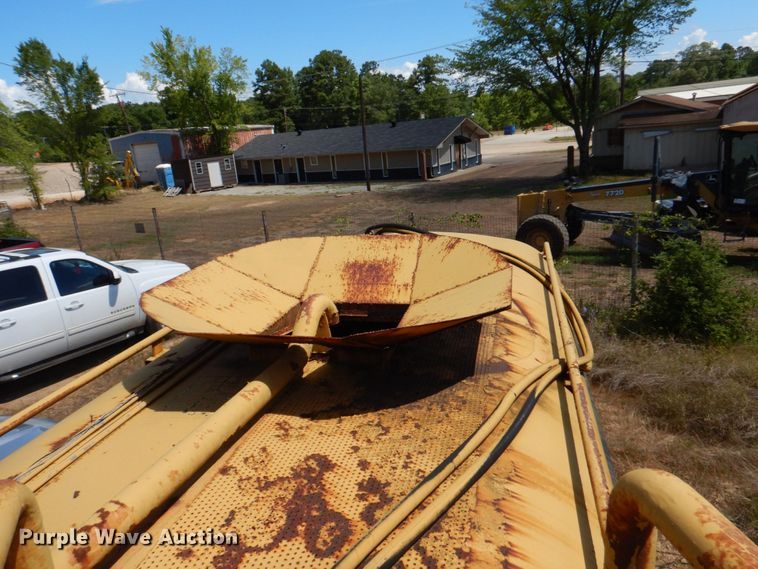 image for item DK7002 1979 Caterpillar 613B  water wagon