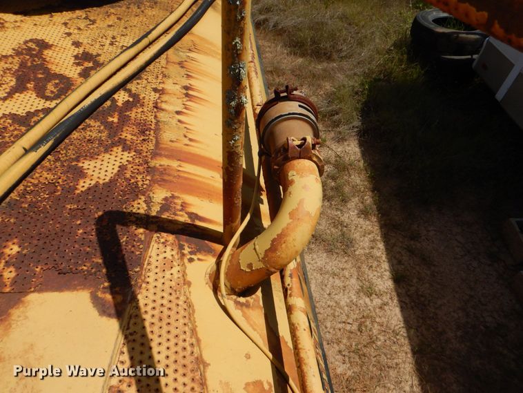 image for item DK7002 1979 Caterpillar 613B  water wagon