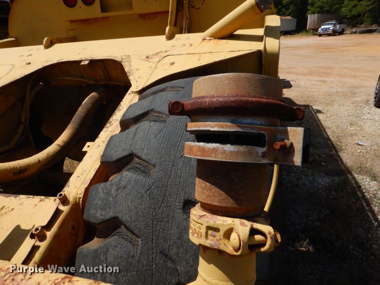 image for item DK7002 1979 Caterpillar 613B  water wagon