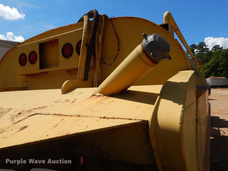 image for item DK7002 1979 Caterpillar 613B  water wagon