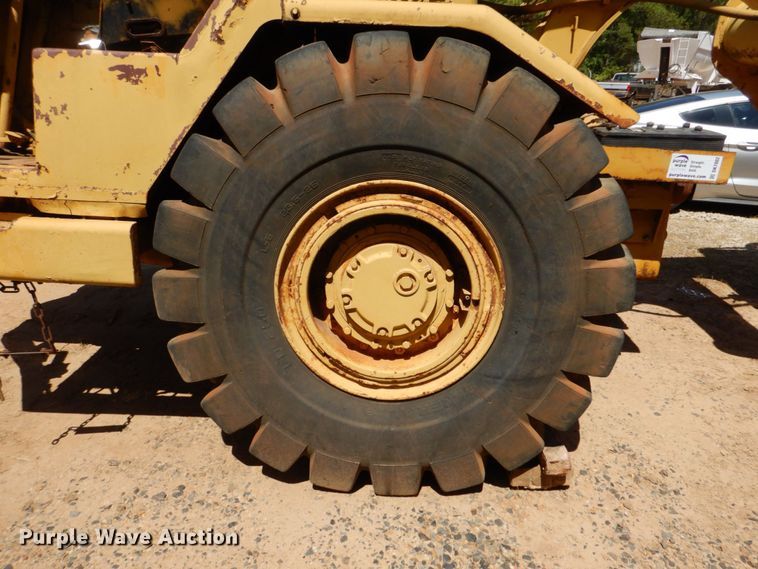 image for item DK7002 1979 Caterpillar 613B  water wagon