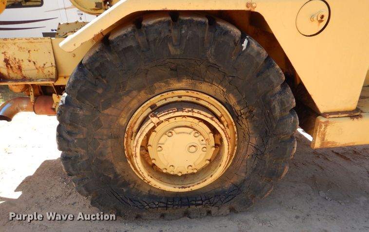 image for item DK7002 1979 Caterpillar 613B  water wagon