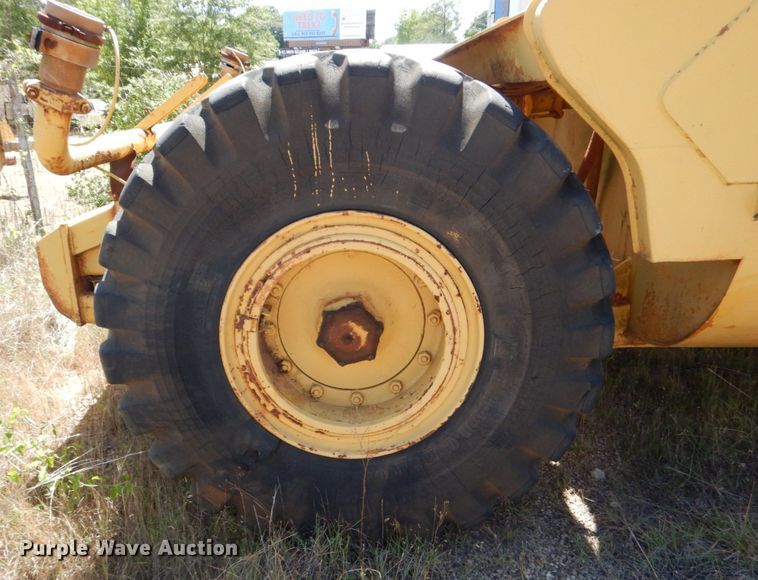 image for item DK7002 1979 Caterpillar 613B  water wagon