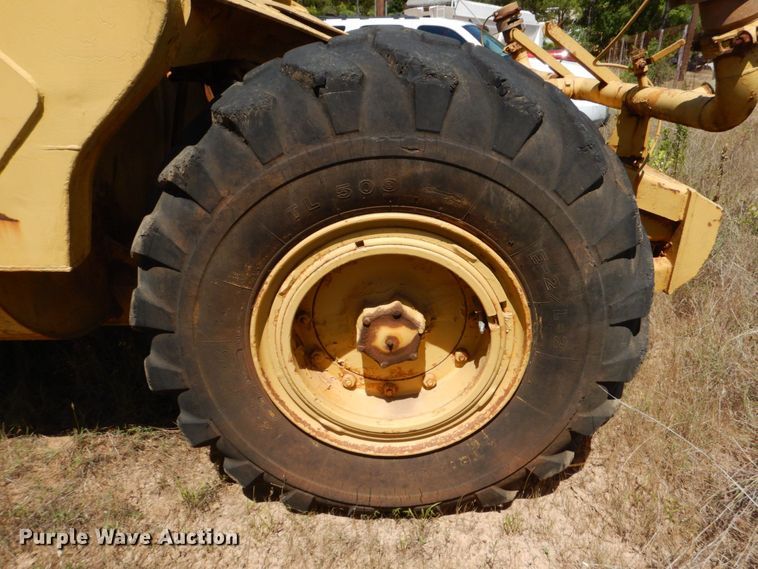 image for item DK7002 1979 Caterpillar 613B  water wagon