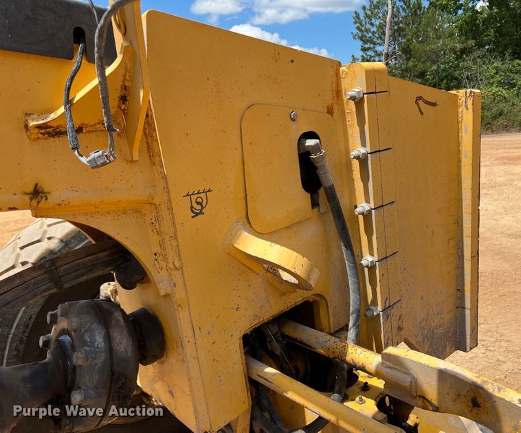 image for item DK7004 2008 John Deere 772D  motor grader