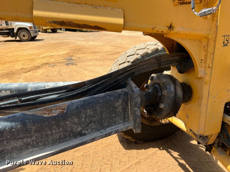 image for item DK7004 2008 John Deere 772D  motor grader