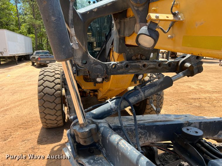 image for item DK7004 2008 John Deere 772D  motor grader