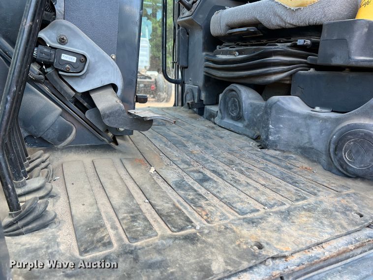 image for item DK7004 2008 John Deere 772D  motor grader