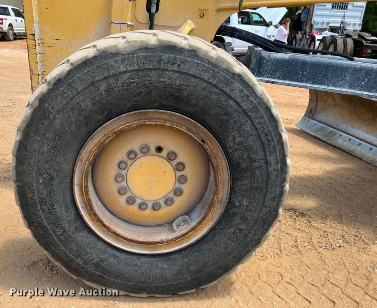 image for item DK7004 2008 John Deere 772D  motor grader