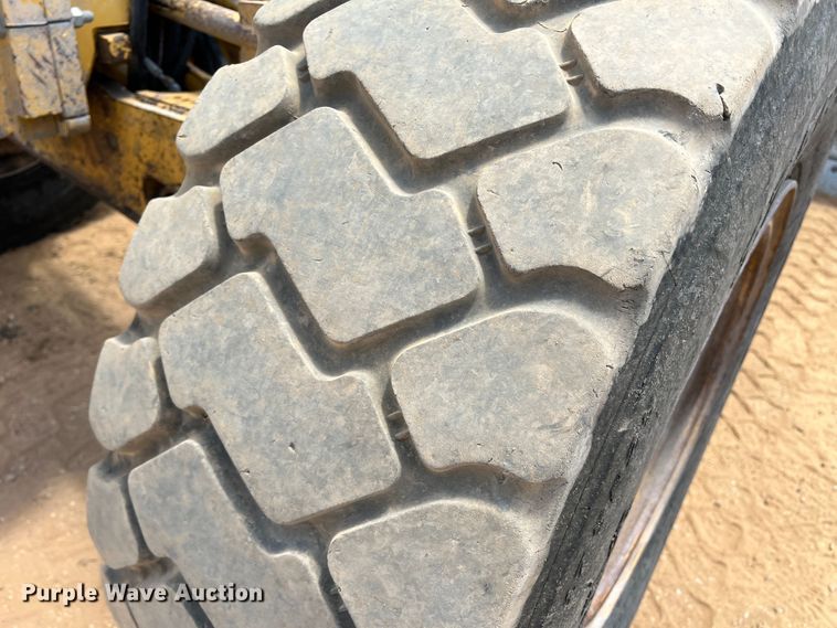 image for item DK7004 2008 John Deere 772D  motor grader