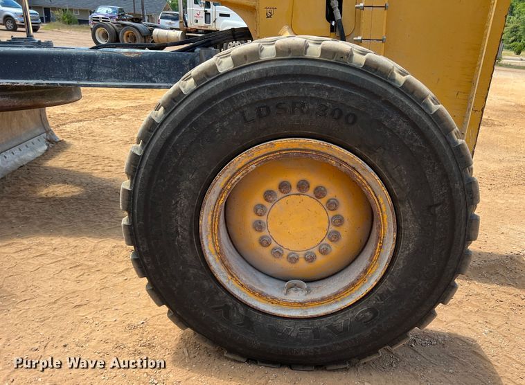 image for item DK7004 2008 John Deere 772D  motor grader