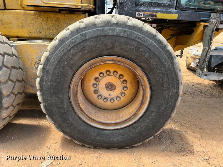 image for item DK7004 2008 John Deere 772D  motor grader