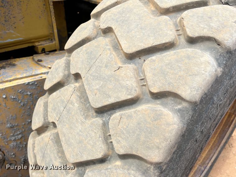 image for item DK7004 2008 John Deere 772D  motor grader