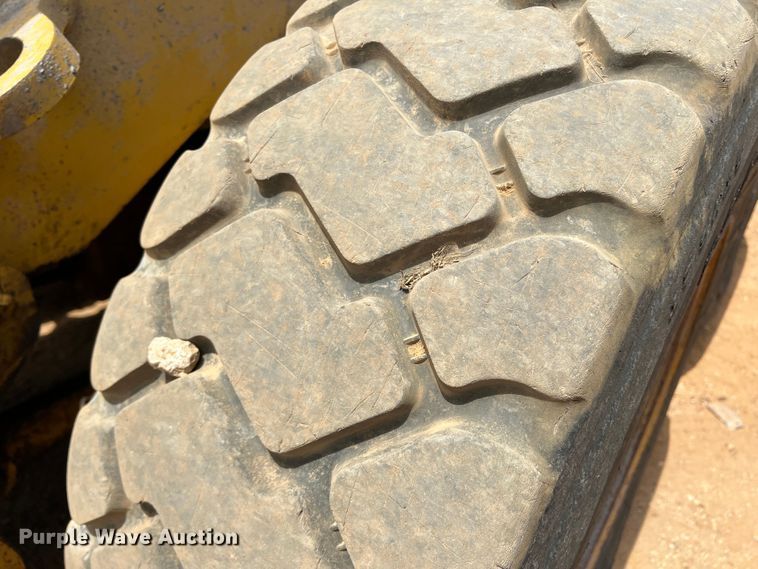 image for item DK7004 2008 John Deere 772D  motor grader