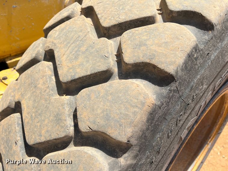 image for item DK7004 2008 John Deere 772D  motor grader