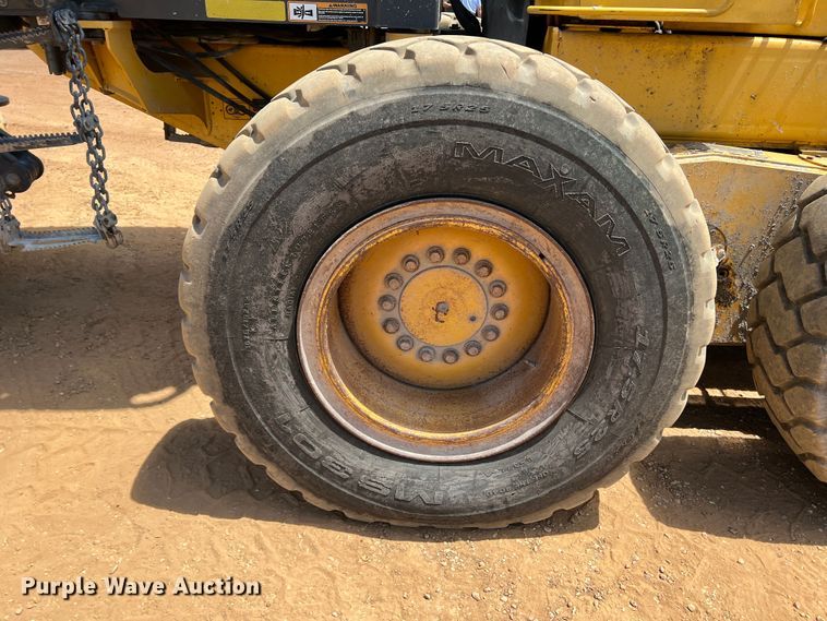 image for item DK7004 2008 John Deere 772D  motor grader