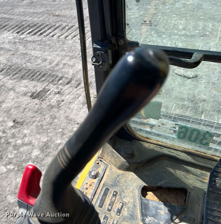 image for item DK7009 2011 Komatsu PC350LC-8  excavator