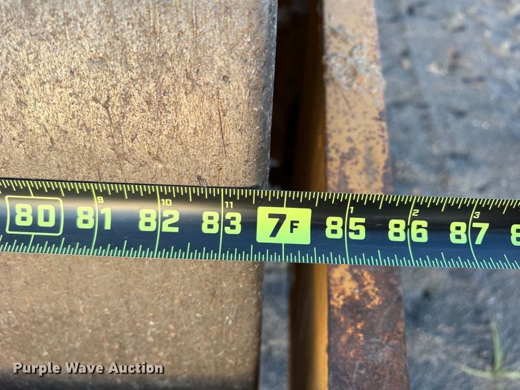 image for item DK7014 2004 Caterpillar CS-563E  single drum vibratory roller