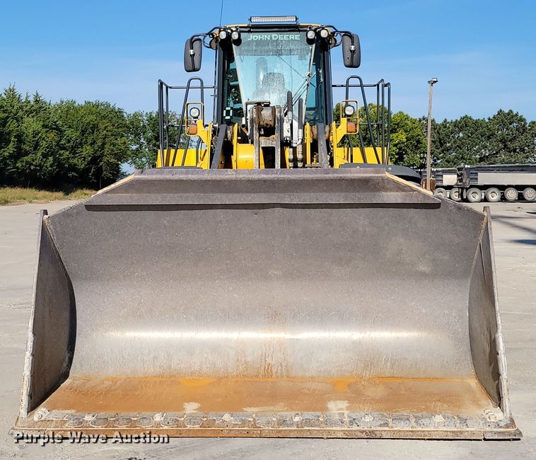 image for item DM2474 2015 John Deere 824K-II  wheel loader