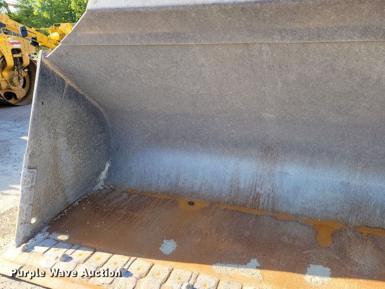 image for item DM2474 2015 John Deere 824K-II  wheel loader